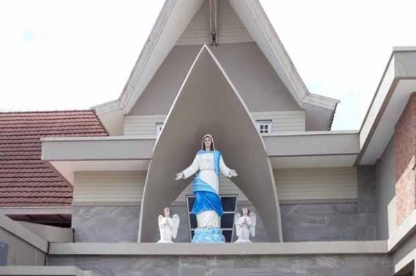 Gereja Katolik Santa Maria Assumpt, Sleman. (Foto : aureliaangelalobo.com)