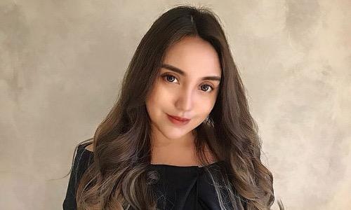 Artis menikah muda berakhir cerai, Salmafina Sunan.