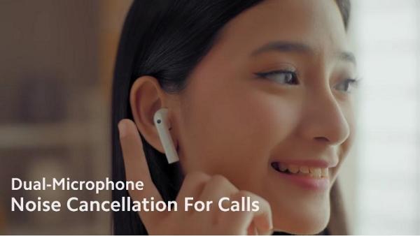 Jinan Safira dengan Redmi Buds 3. (Foto: YouTube Xiaomi Indonesia)