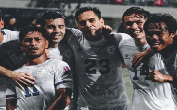 Pemain Timnas Filipina Pemain Timnas Filipina menutup Piala AFF 2020 dengan kemenangan 3-2 atas Myanmar di Stadion Bishan, Singapura, Sabtu (18/12/2021). (Foto: Instagram/@theazkalsph)