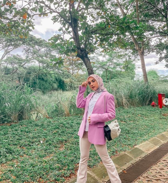 Screen Shot 2021 12 19 At 05 22 05 Artis Cantik Indonesia Blasteran Bule. (Foto: Instagram)