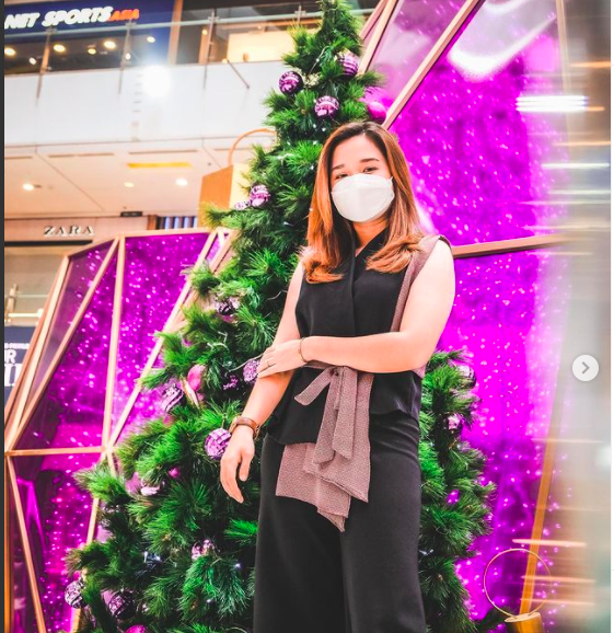 Pengunjung mengikuti kompetisi foto tema Natal. (Foto: Instagram)