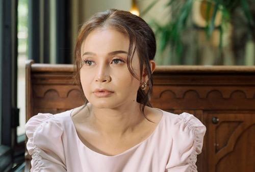 8 Artis Memutuskan Kembali Buka Hijab, Rossa.