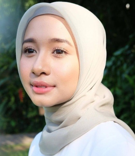 23 Laudya Chintya Bella Deretan artis istiqomah berhijab bikin pangling. (Foto: Instagram)