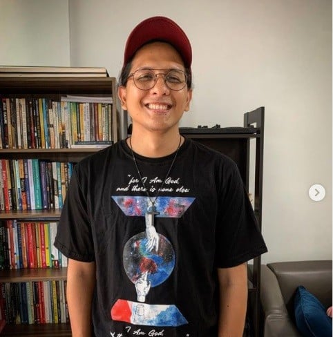 Artis Memilih Jadi Pendeta. (Foto: Instagram)