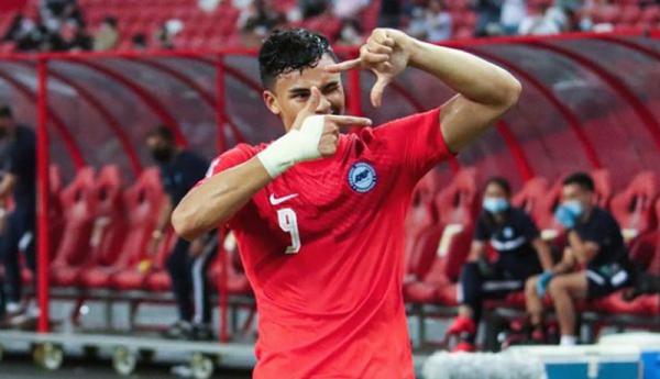 Ikhsan Fandi Nama striker Singapura Ikhsan Fandi mendadak jadi sorotan netizen. Usut punya usut, dia ternyata punya keturunan Indonesia. (Foto: Instagram/ikhsanfandi)