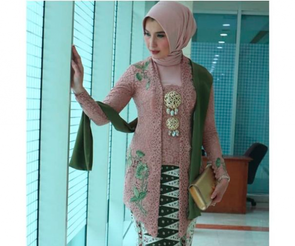 Screen Shot 2021 12 24 At 08 21 51 Deretan artis pilih menyekolahkan anak di pondok pesantren. (foto: Instagram)