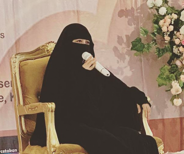 Screen Shot 2021 12 24 At 08 22 49 Deretan artis pilih menyekolahkan anak di pondok pesantren. (foto: Instagram)