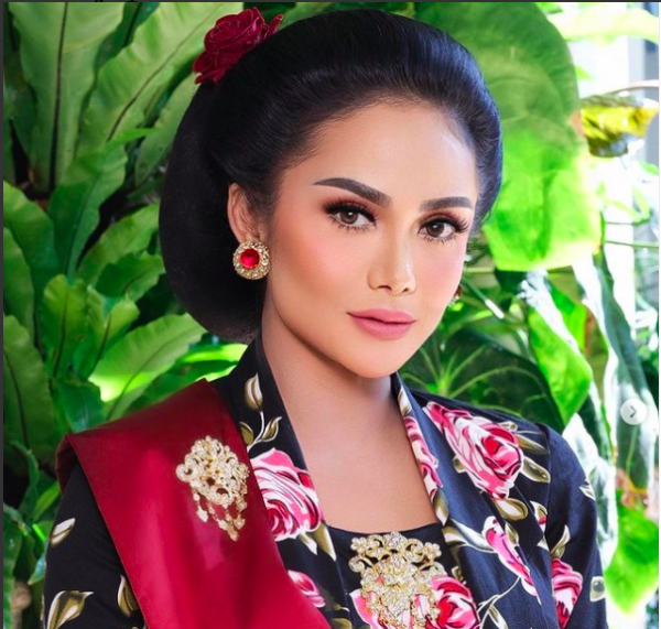 Screen Shot 2021 12 24 At 08 24 33 Deretan artis pilih menyekolahkan anak di pondok pesantren. (foto: Instagram)