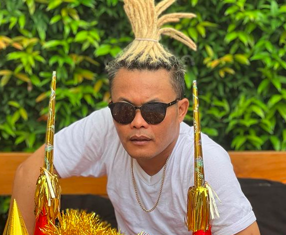 Komedian berwajah pas-pasan ini punya anak artis 