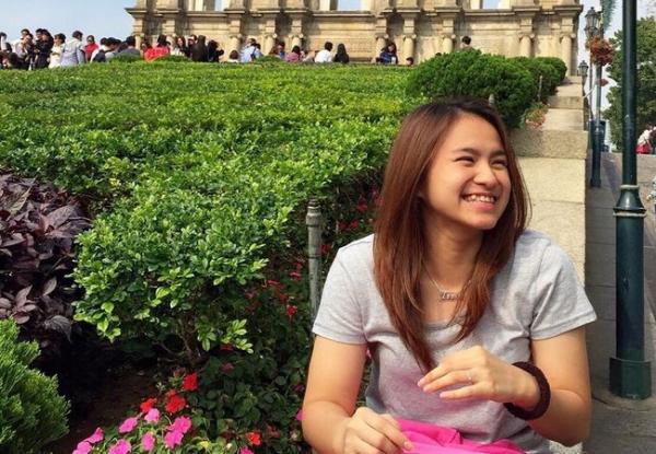 Atlet bulutangkis mirip artis, Melati.