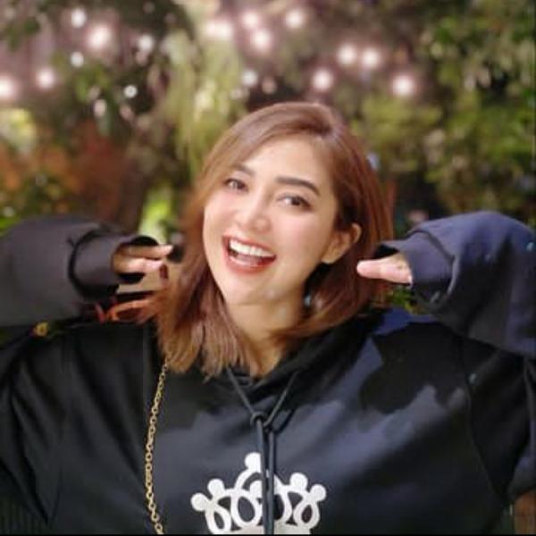 Deretan artis muda Tanah Air meninggal dunia di sepanjang 2021. 