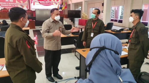 Ketua KPK Firli Bahuri di acara Diklat Bela Negara dan Wawasan Kebangsaan Pegawai KPK TA 2021di Universitas Pertahanan, Rabu (4/8/2021).  (Foto: Dok. KPK).