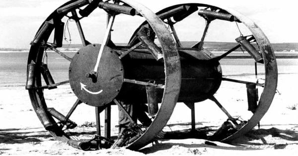 Panjandrum, senjata tak lazim yang pernah diproduksi dan digunakan pada Perang Dunia II. (Foto: militarymachine.com)