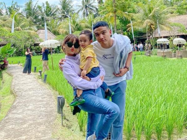 Gaya liburan artis merayakan tahun baru 2022. (Foto: Instagram)