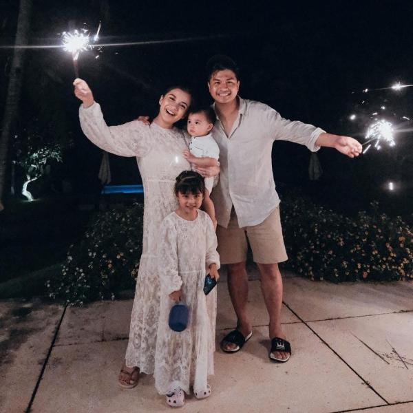 Gaya liburan artis merayakan tahun baru 2022. (Foto: Instagram)