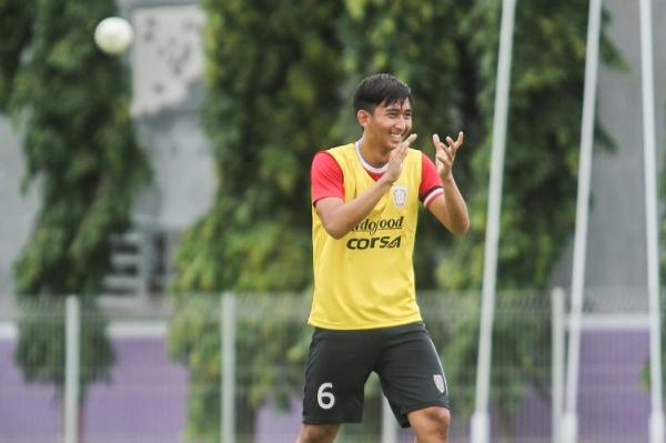 Komang Tri Komang Tri Arta, bek tengah Bali United. (foto: Baliutd.com).