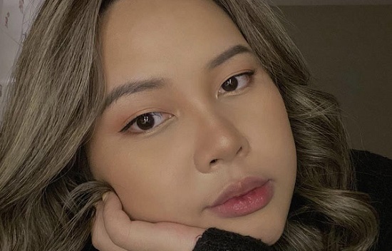 Aura Rivanya Maharani Putri cantik vokalis band Indonesia, Aura Rivanya Maharani.