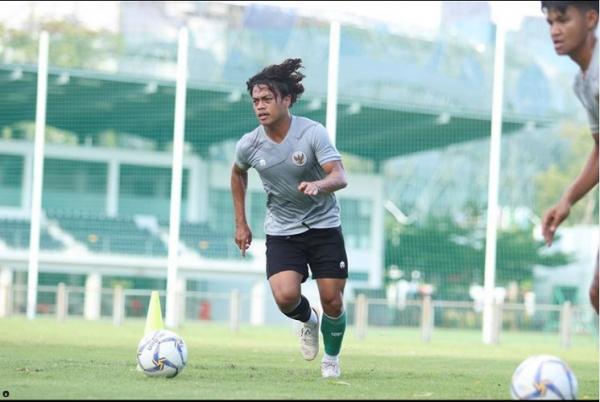 Andre Oktaviansyah mengaku pernah kesal dengan pelatih Timnas Indonesia, Shin Tae-yong. Dia mengaku sempat tak suka dengan cara latihan Shin Tae-yong. (foto: Instagram/AndreOktaviansyah).
