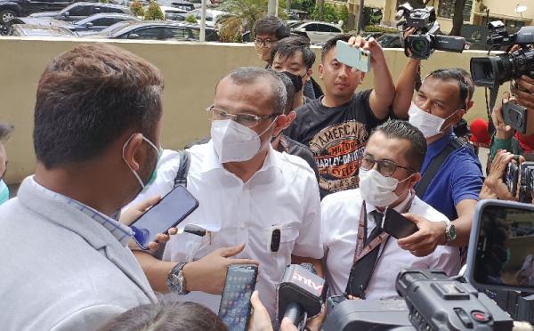 Mantan Politikus Partai Demokrat, Ferdinand Hutahaean memenuhi panggilan pemeriksaan yang dilakukan oleh Direktorat Reserse Tindak Pidana Siber Badan Reserse Kriminal (Bareskrim) Polri, Senin (10/1/2022). (Foto: MPI/Riezky Maulana)