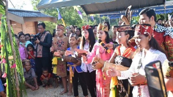 Penganut kepercayaan Kaharingan di Kalimantan. (Foto: Istimewa/gunungmaskab.go.id)