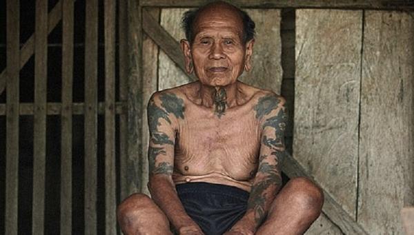 Tato suku Dayak (Foto: Instagram yanarebang)