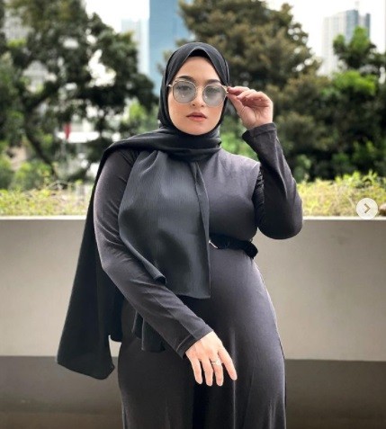 Artis cantik menjadi mualaf sebelum menikah. (Foto: Instagram)