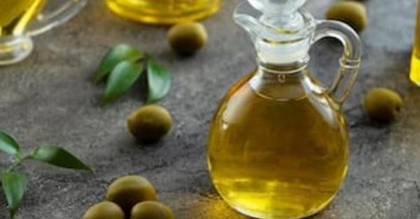 Cara memutihkan tangan dan kaki secara alami dengan minyak zaitun