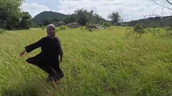 Pantai Tanjung Berikat Tempat wisata unik di Babel, Pantai Tanjung Berikat sajikan pemandangan eksotis terasa di taman savana. (Foto:iNews.id/Haryanto)