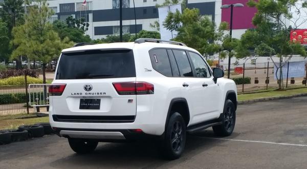 Land Cruiser GR Sport 1