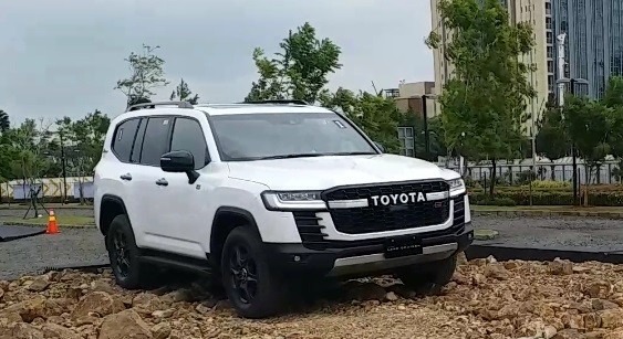 Land Cruiser GR Sport 4