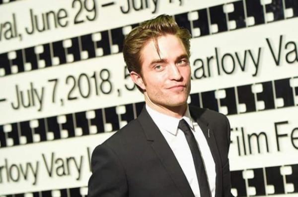 Artis terkenal dunia dengan gaya hidup sederhana, Robert Pattinson. (Foto: IG)