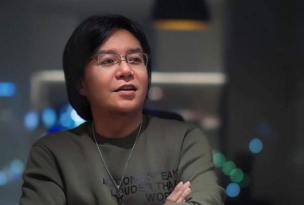 penyanyi sukses solo karier setelah keluar dari band, Ari Lasso. (Foto: IG)