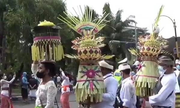 Pelebon Pamecutan Rangkaian prosesi pelebon atau kremasi Raja Pamecutan XI di Denpasar, Bali, Selasa (18/1/2022). (Foto: iNews/Indira Arri).