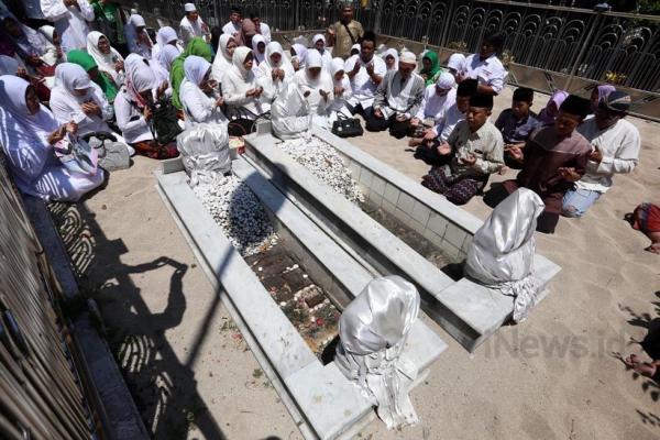 Cara Mengirim Doa untuk Orang Meninggal, Al Fatihah, Yasin dan Tahlil