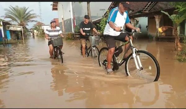 Sungai Meluap dan Tanggul Jebol, Banjir Bandang Terjang Pekalongan