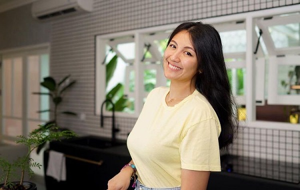 Artis punya tato tersembunyi, Sharena Delon. (Foto: IG)