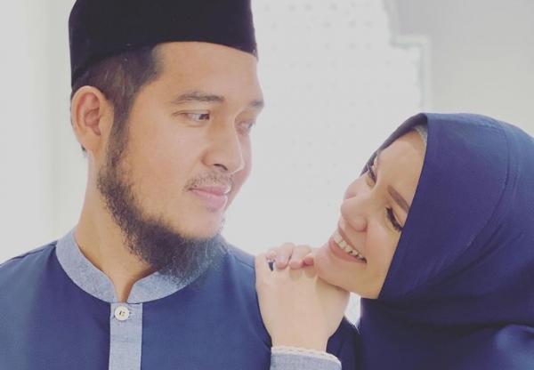 Artis Sudah Lama Menikah tapi Belum Punya Anak, Dewi Sandra dan Agus Rahman (Foto: IG)