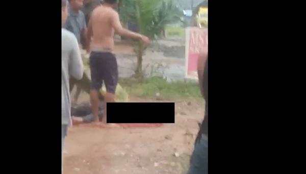 Polisi saat olah tempat kejadian perkara perampokan karyawan BRILink di Lampung Timur. (ANTARA/HO)