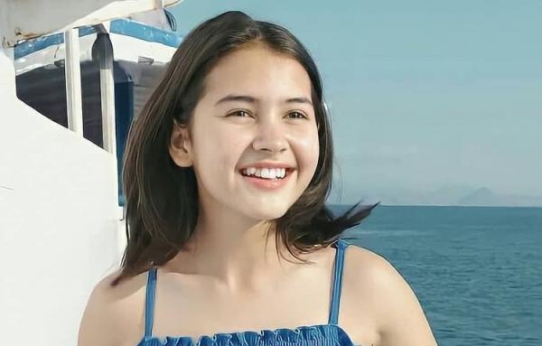 Biodata Sandrina Michelle, Artis Cantik Jebolan Pesantren