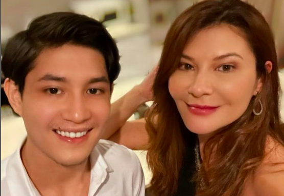 Screen Shot 2022 01 23 At 07 48 54 Artis Senior yang Tampak Seumuran dengan Anaknya. (foto: Instagram)