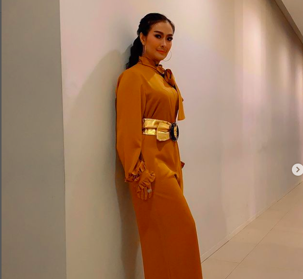 Screen Shot 2022 01 23 At 07 54 23 Artis Senior yang Tampak Seumuran dengan Anaknya. (foto: Instagram)