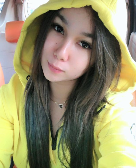 FOTO 4 Potret cantik tunangan Aprilio Manganang. (Foto: Instagram)