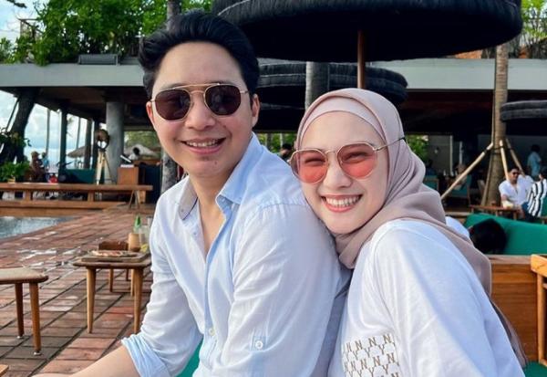 Melody mantan JKT48 dan suami. (Foto: IG)