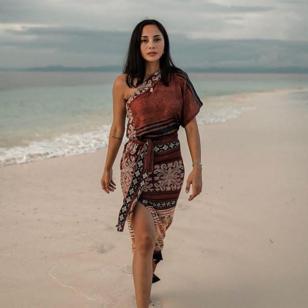 Screenshot 20220128 185038 Instagram Deretan artis cantik ternyata hobi bikin tato di tubuh. (Foto: Instagram)