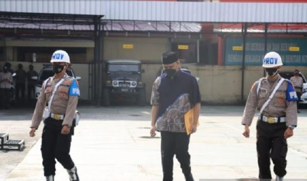 Bripka Bt Dipecat 2 Bripka BT resmi menjadi warga sipil biasa usai diberhentikan. (Foto: Antara).