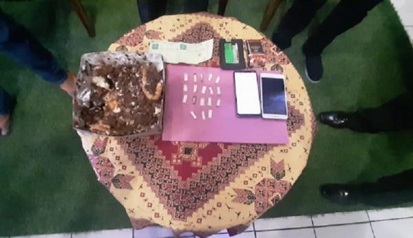 Kue Tart Petugas Lapas Semarang menggagalkan upaya penyelundupan kue tart berisikan 18 paket sabu. (Foto Kemenkumham).