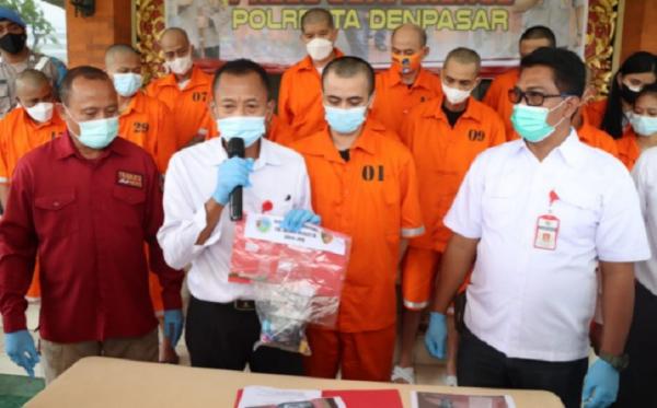 Randa Septian ditangkap Polresta Denpasar di hotel tempatnya menginap, 7 Januari 2022. (Foto: Polresta Denpasar).