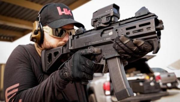  Senjata submachine gun andalan TNI, salah satunya Scorpion Evo 3. (Foto: Firearm Blog)