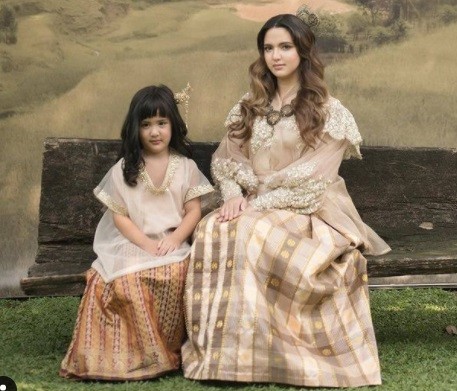 Nia Ramadhani bersama Mikhayla Zalindra Bakrie. (Foto: IG)